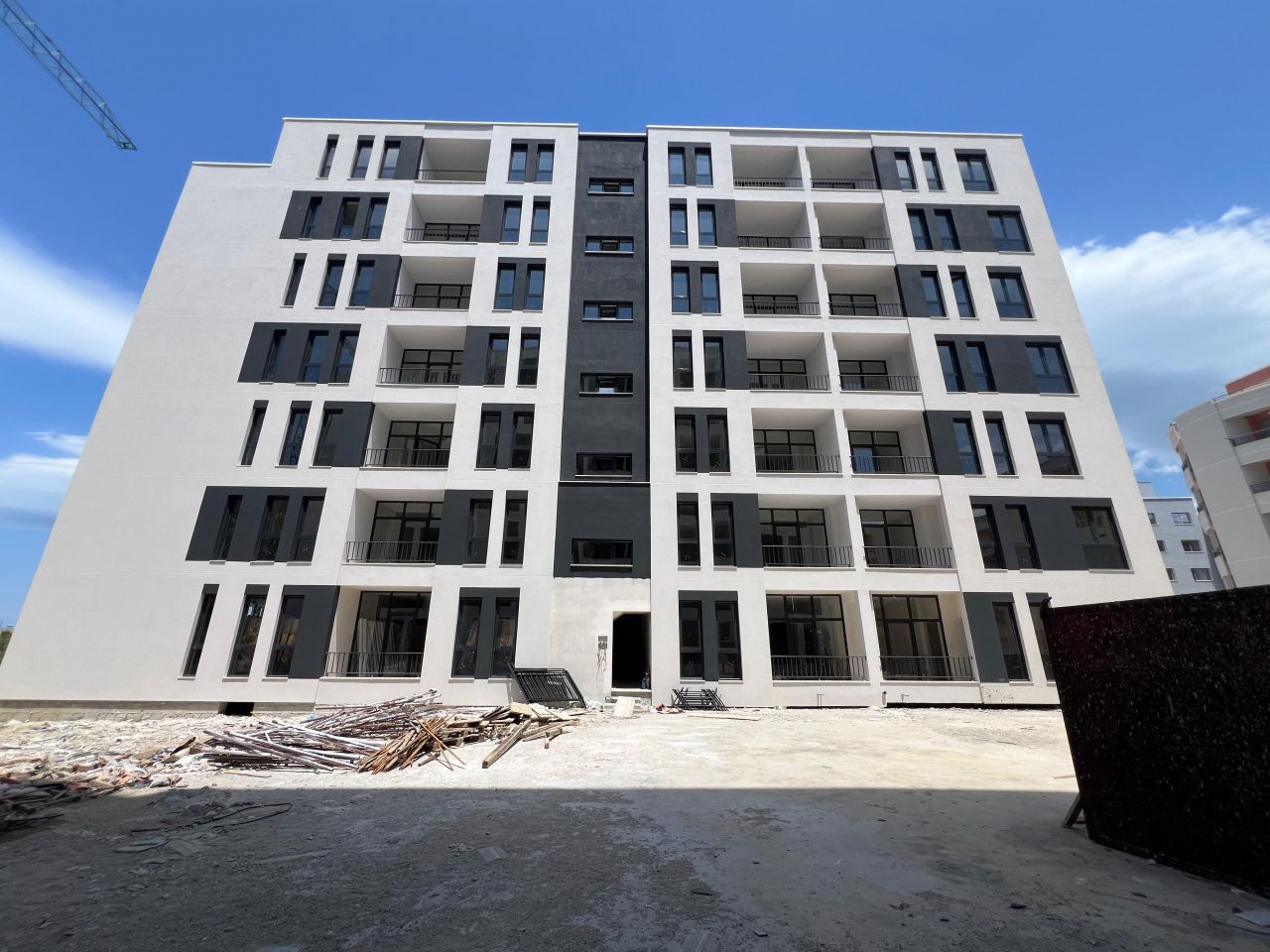 Apartament Per Shitje Ne  Qytetin E Vlores Shqiperi